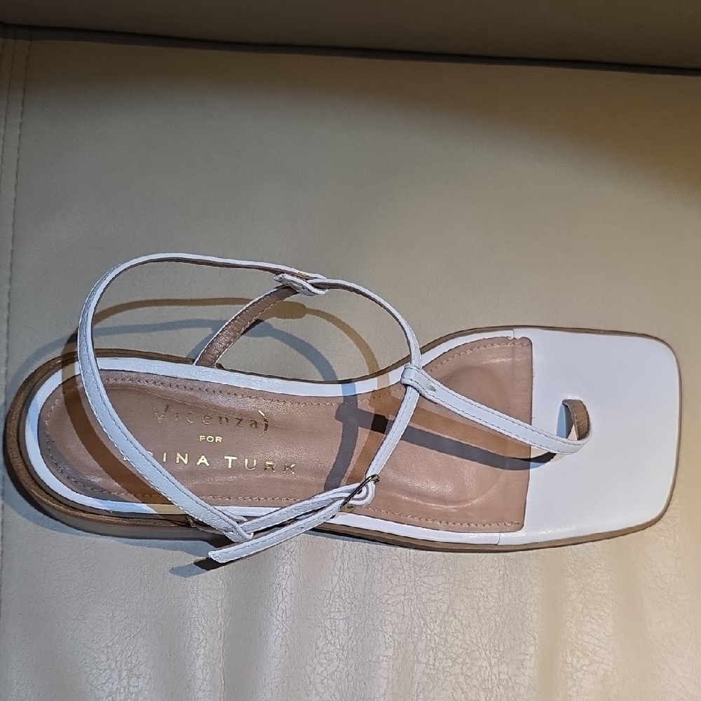 Vicenza x Trina Turk Cream Leather T-Strap Sandals - Picture 2 of 8